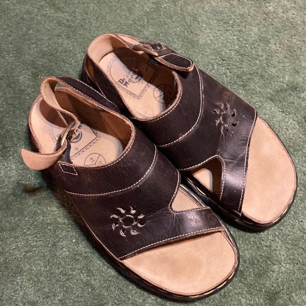 🏴󠁧󠁢󠁥󠁮󠁧󠁿 Dr. Martens MIE Sun ☀️ Cut Out Vintage Sandals US 10/UK 9 1990’s
